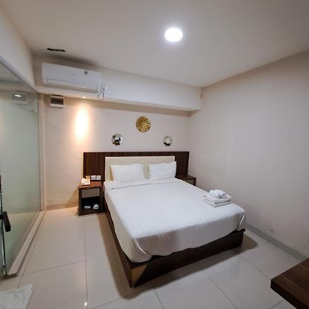 Hotel Morena Batam エクステリア 写真