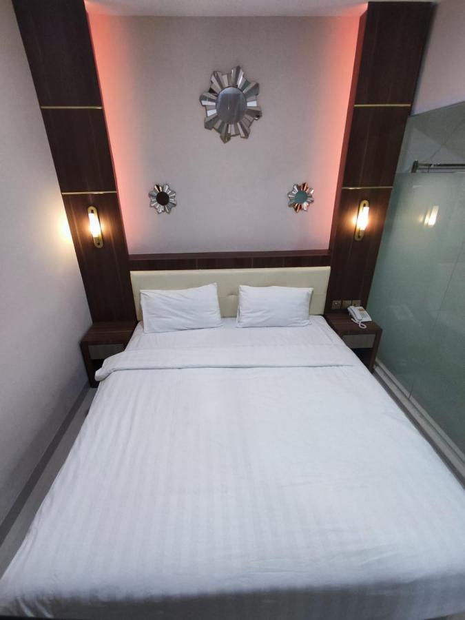 Hotel Morena Batam エクステリア 写真