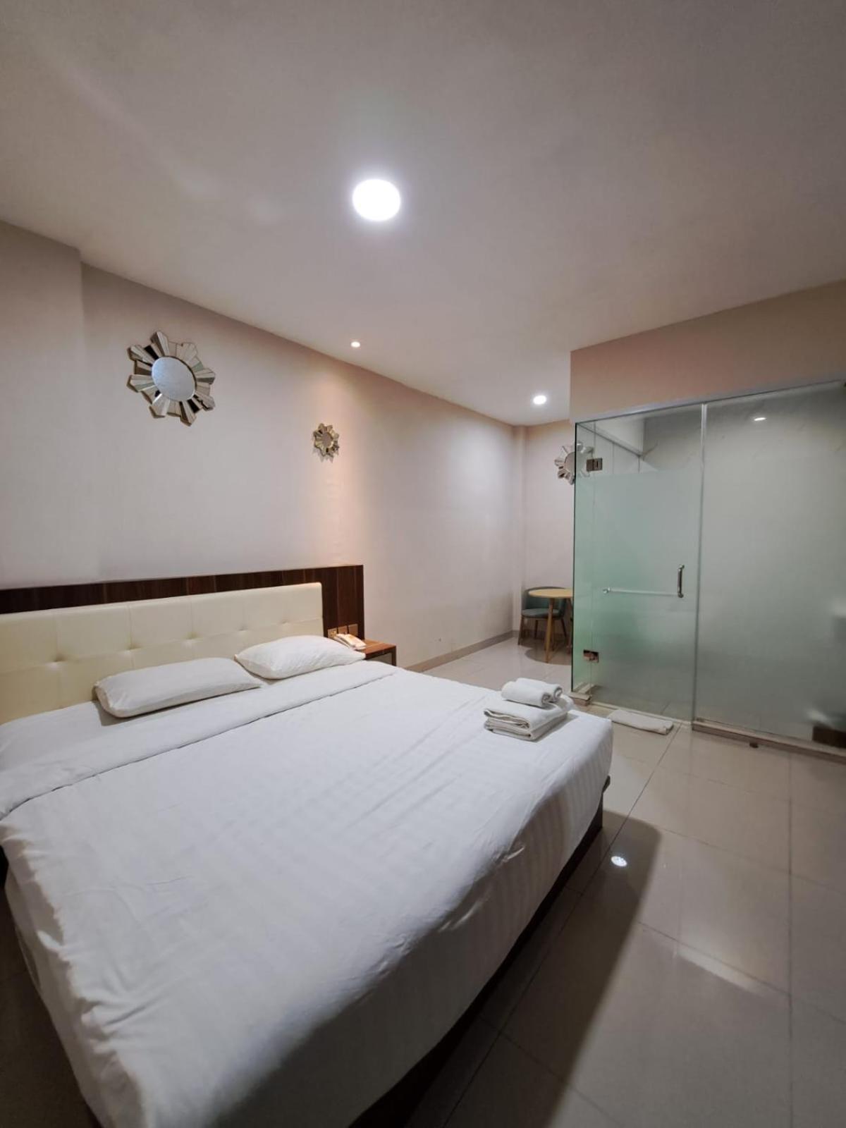 Hotel Morena Batam エクステリア 写真
